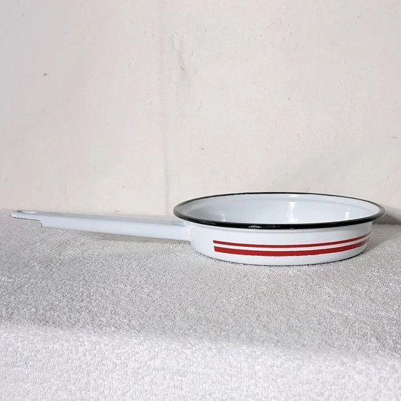 Vintage Chefmate Enamelware White Red Skillet Frying Pan - Picture 3 of 14